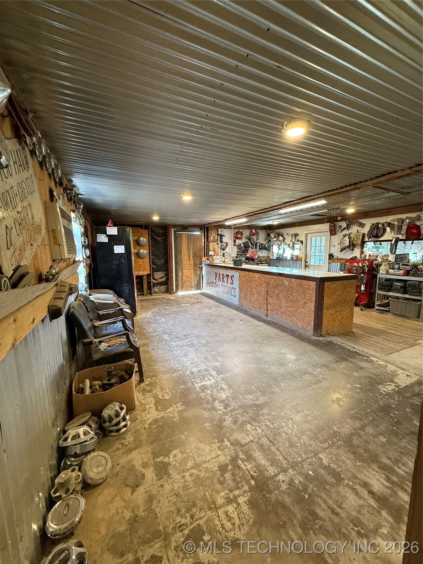 1405 S 9th Avenue Property Photo 3