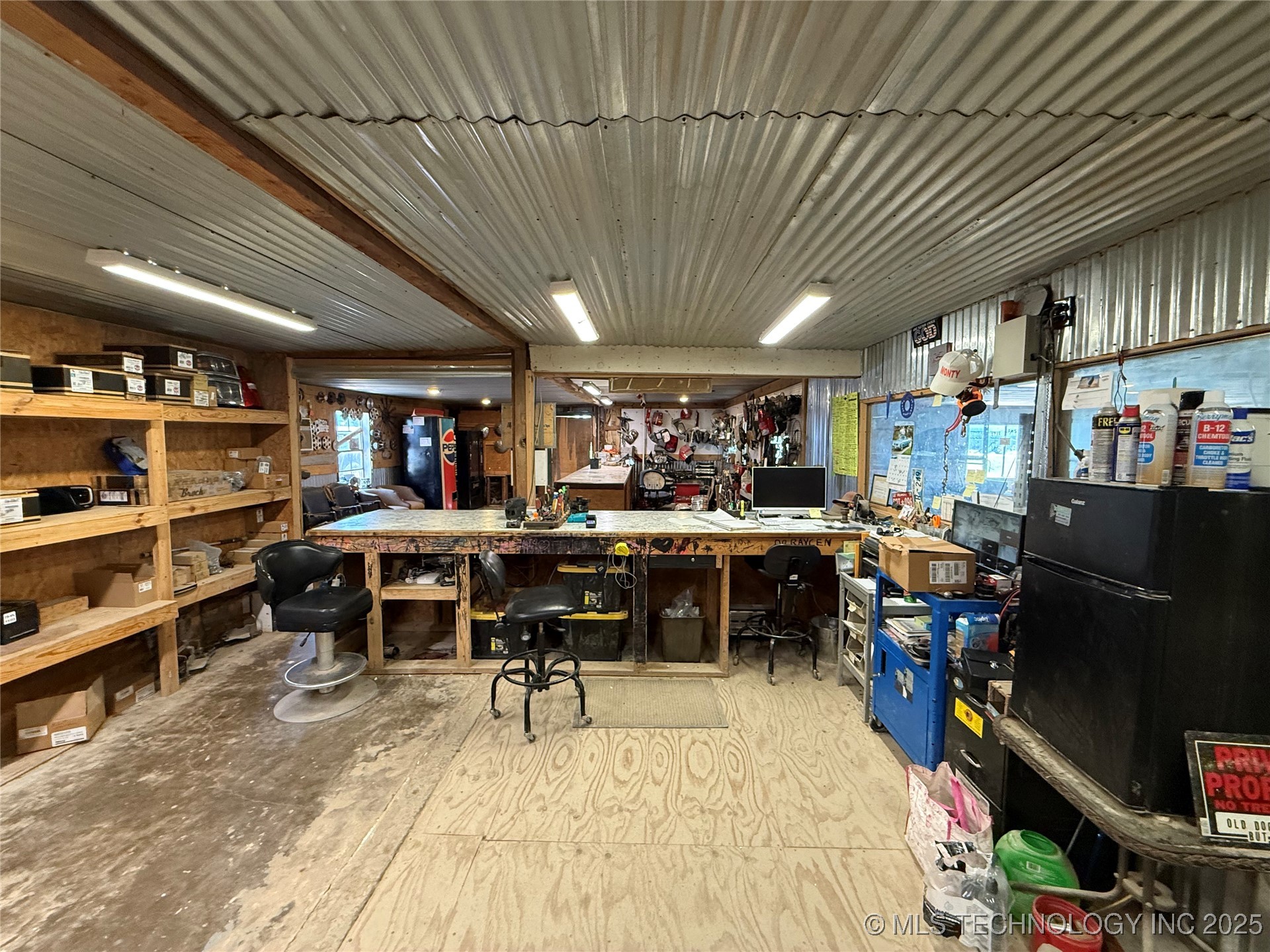 1405 S 9th Avenue Property Photo 5