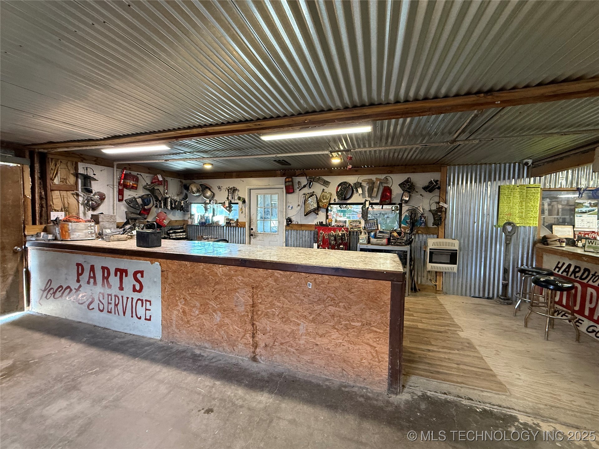 1405 S 9th Avenue Property Photo 8