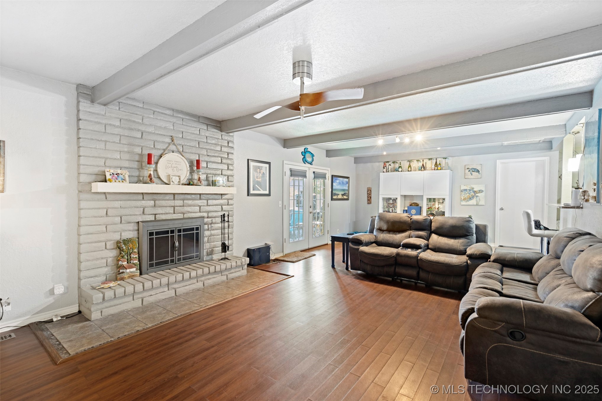 1400 W Quinton Street Property Photo 5