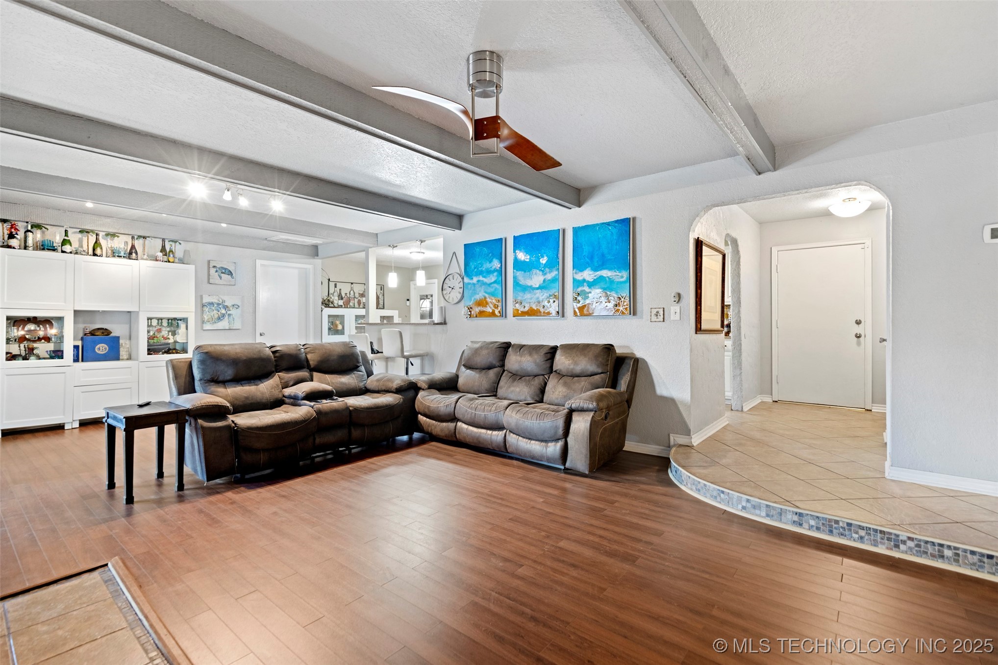 1400 W Quinton Street Property Photo 6