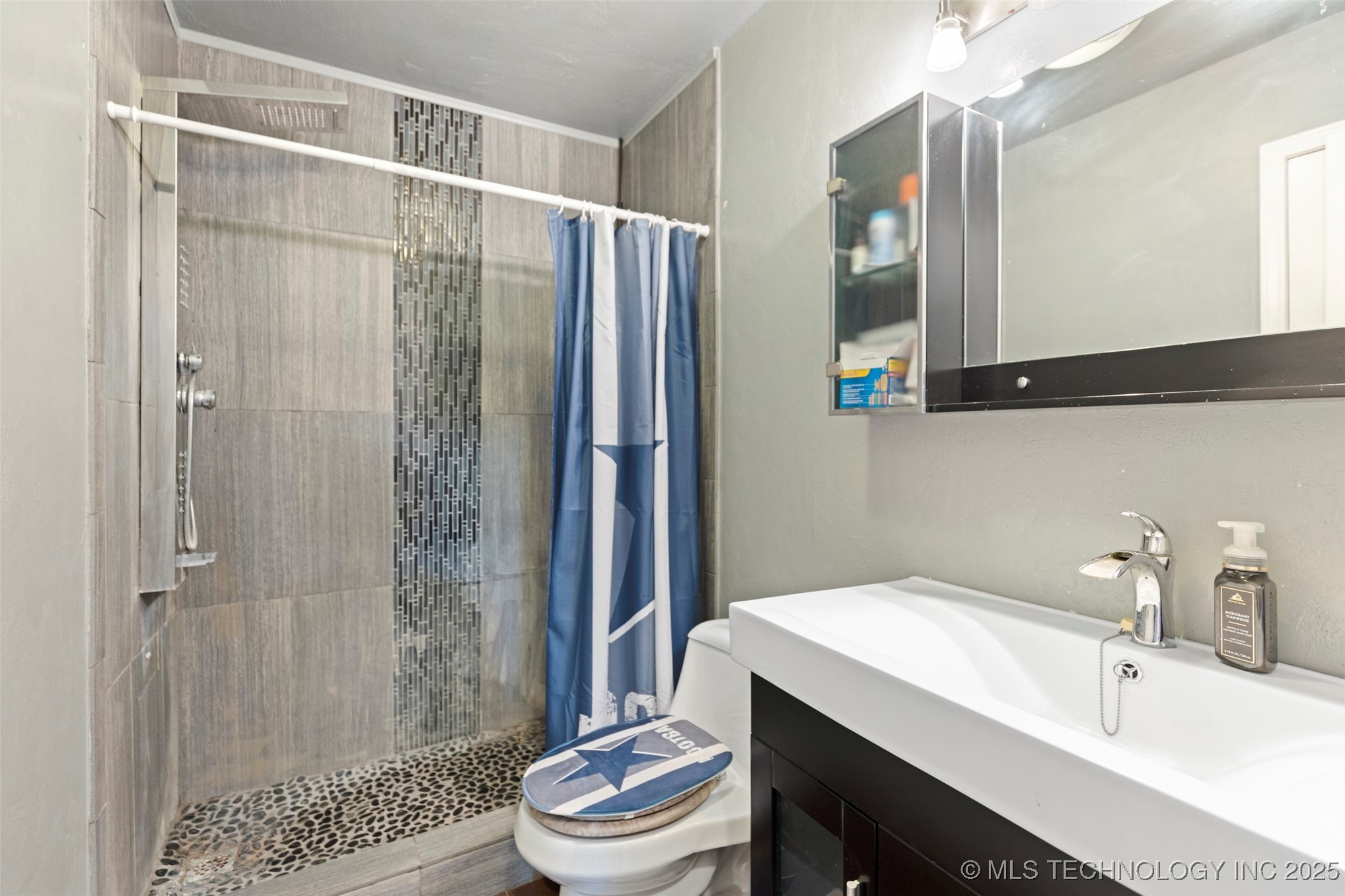 1400 W Quinton Street Property Photo 15