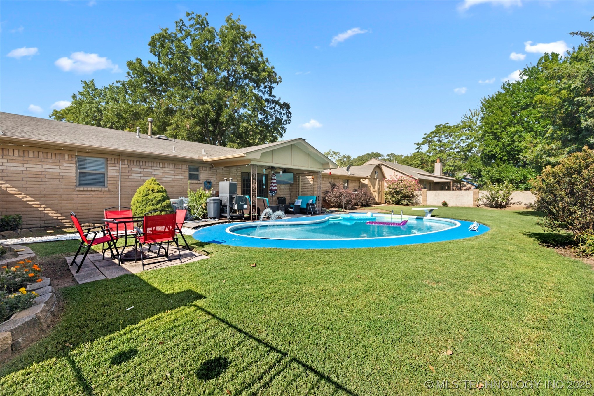 1400 W Quinton Street Property Photo 22