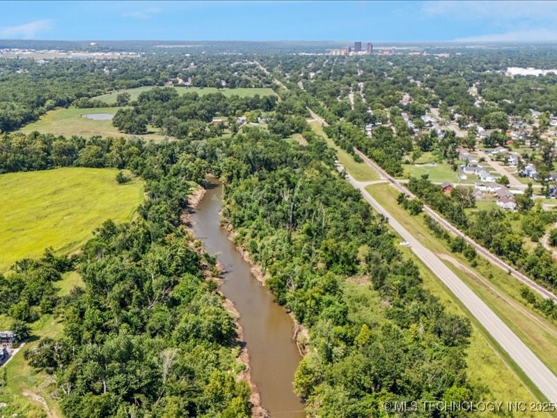 2251 S Keeler Property Photo 8