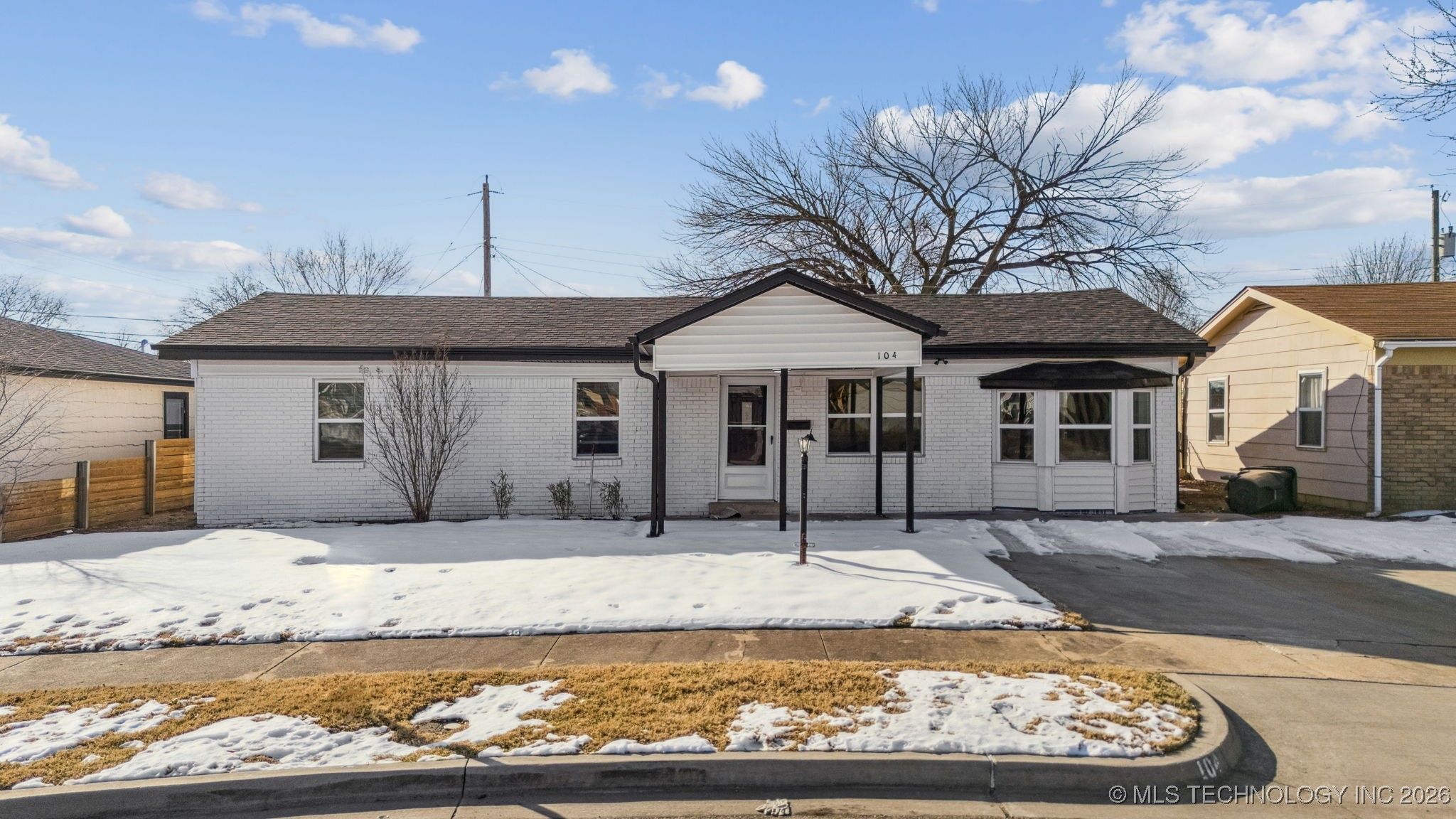 104 W 11th Street Property Photo 1