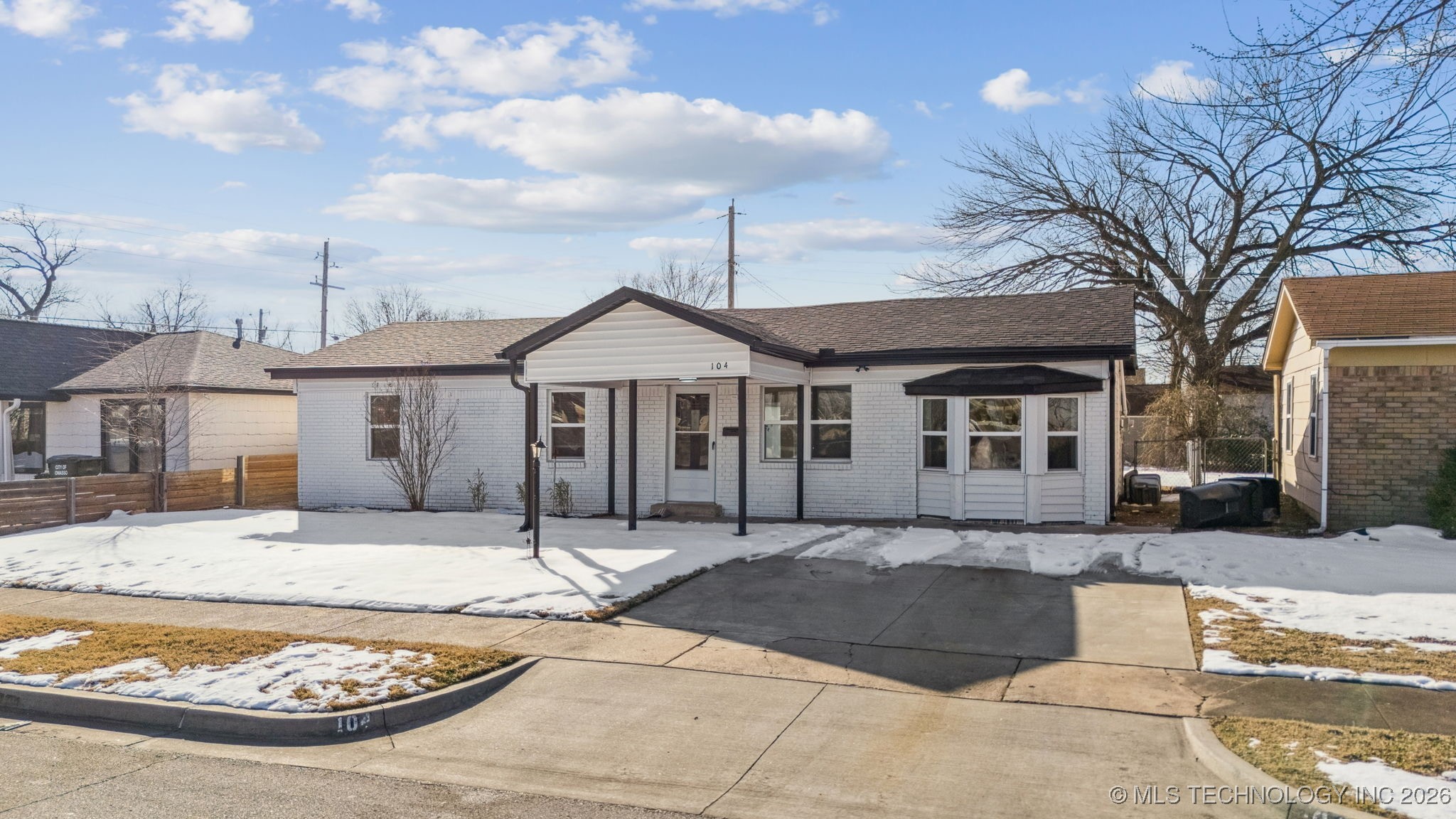 104 W 11th Street Property Photo 2