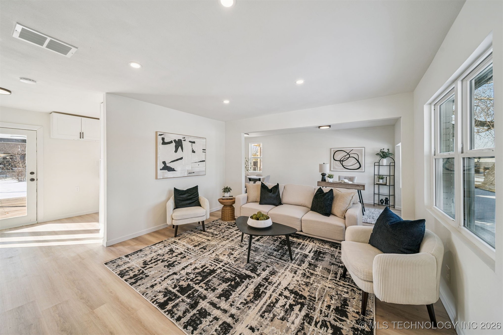 104 W 11th Street Property Photo 3