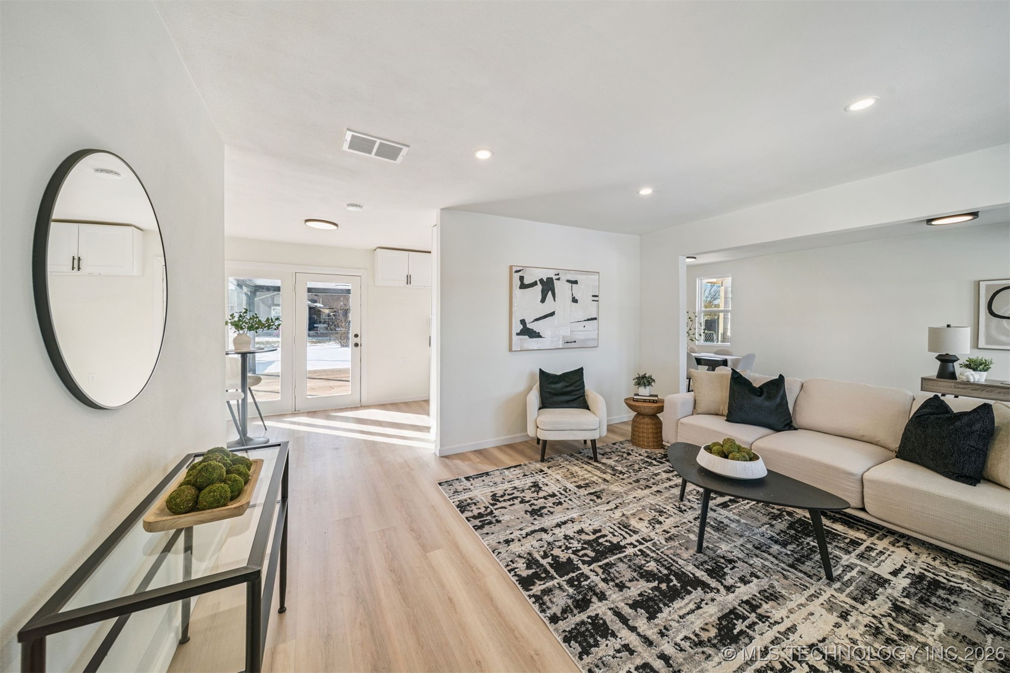 104 W 11th Street Property Photo 4