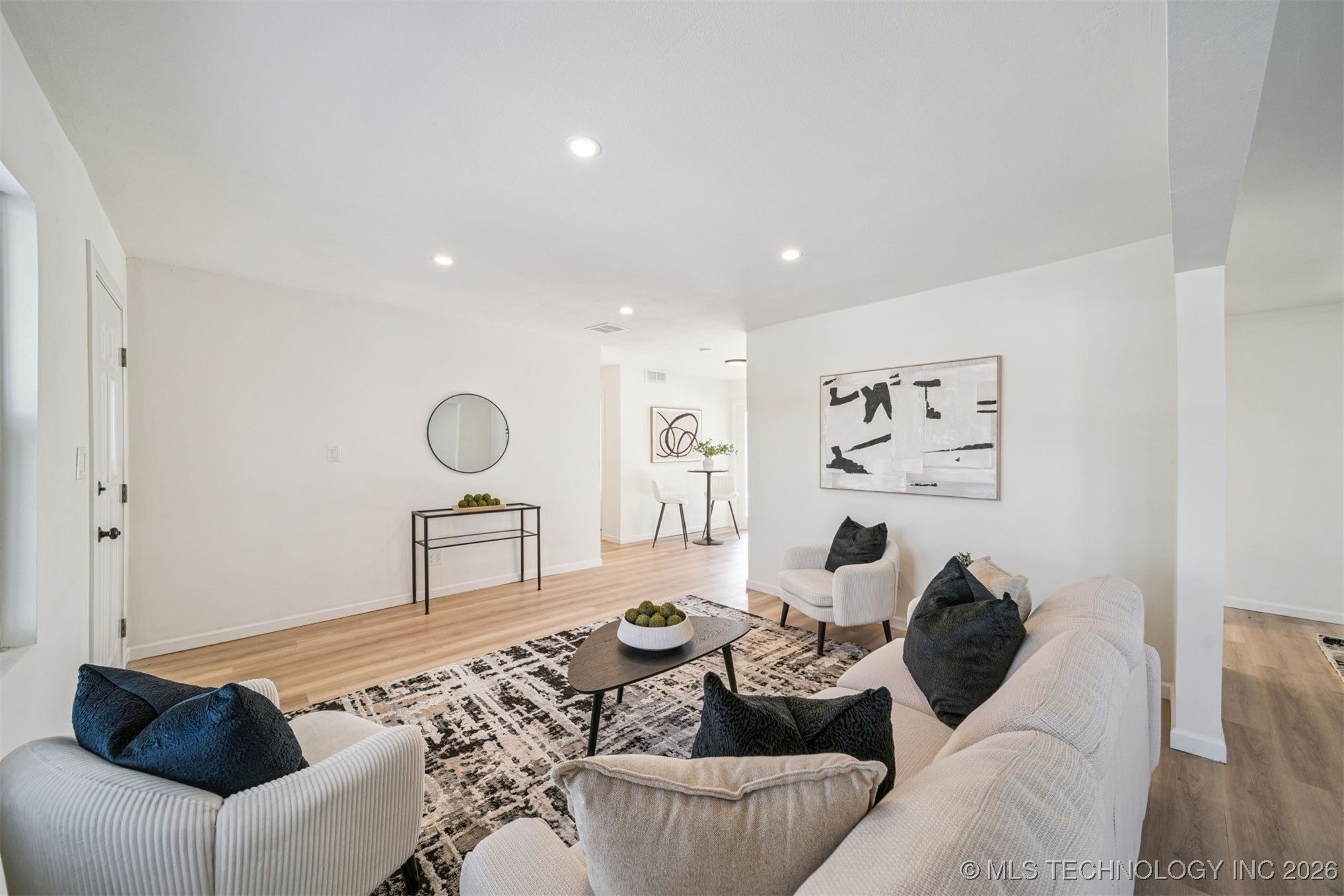 104 W 11th Street Property Photo 7