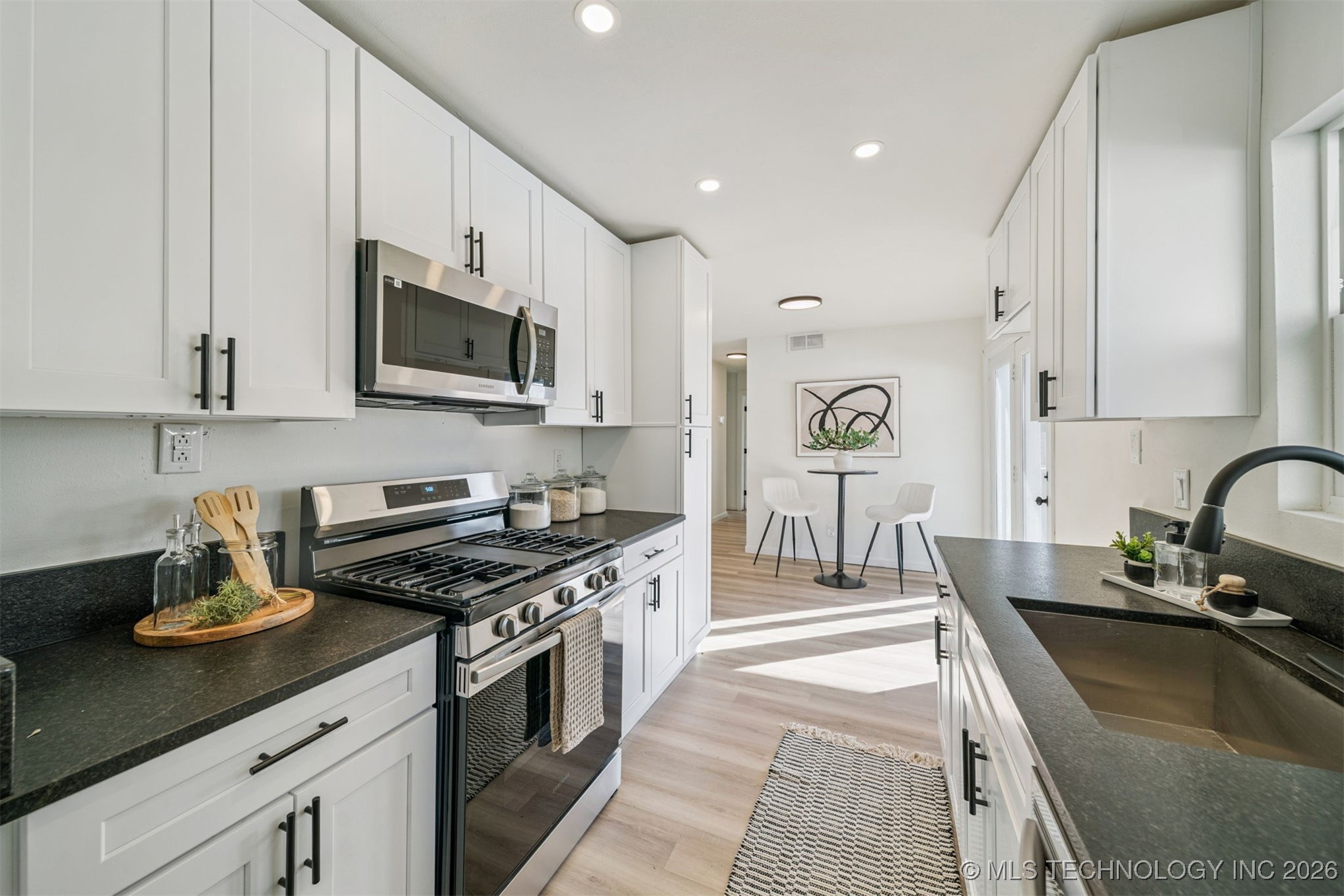 104 W 11th Street Property Photo 11