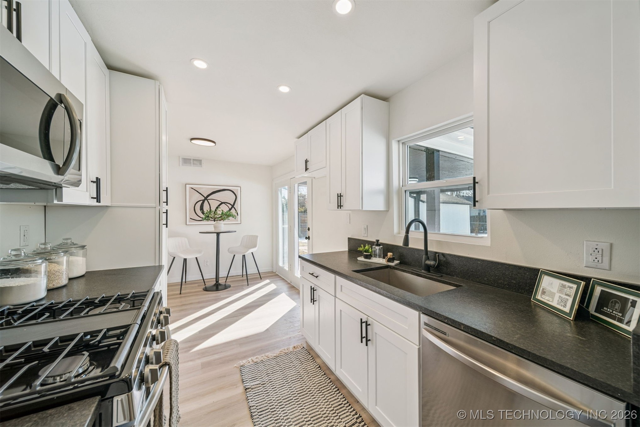 104 W 11th Street Property Photo 12