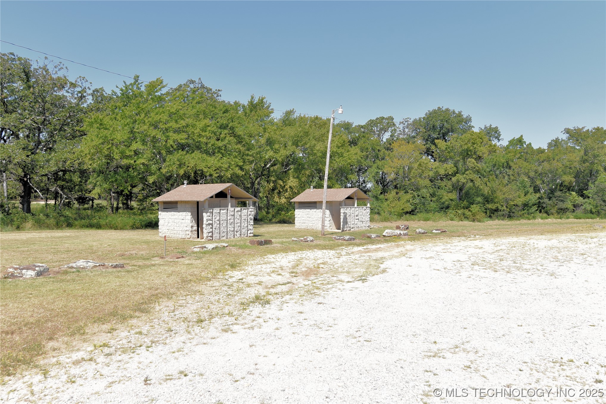 20078 Dripping Springs Lake Road Property Photo 14