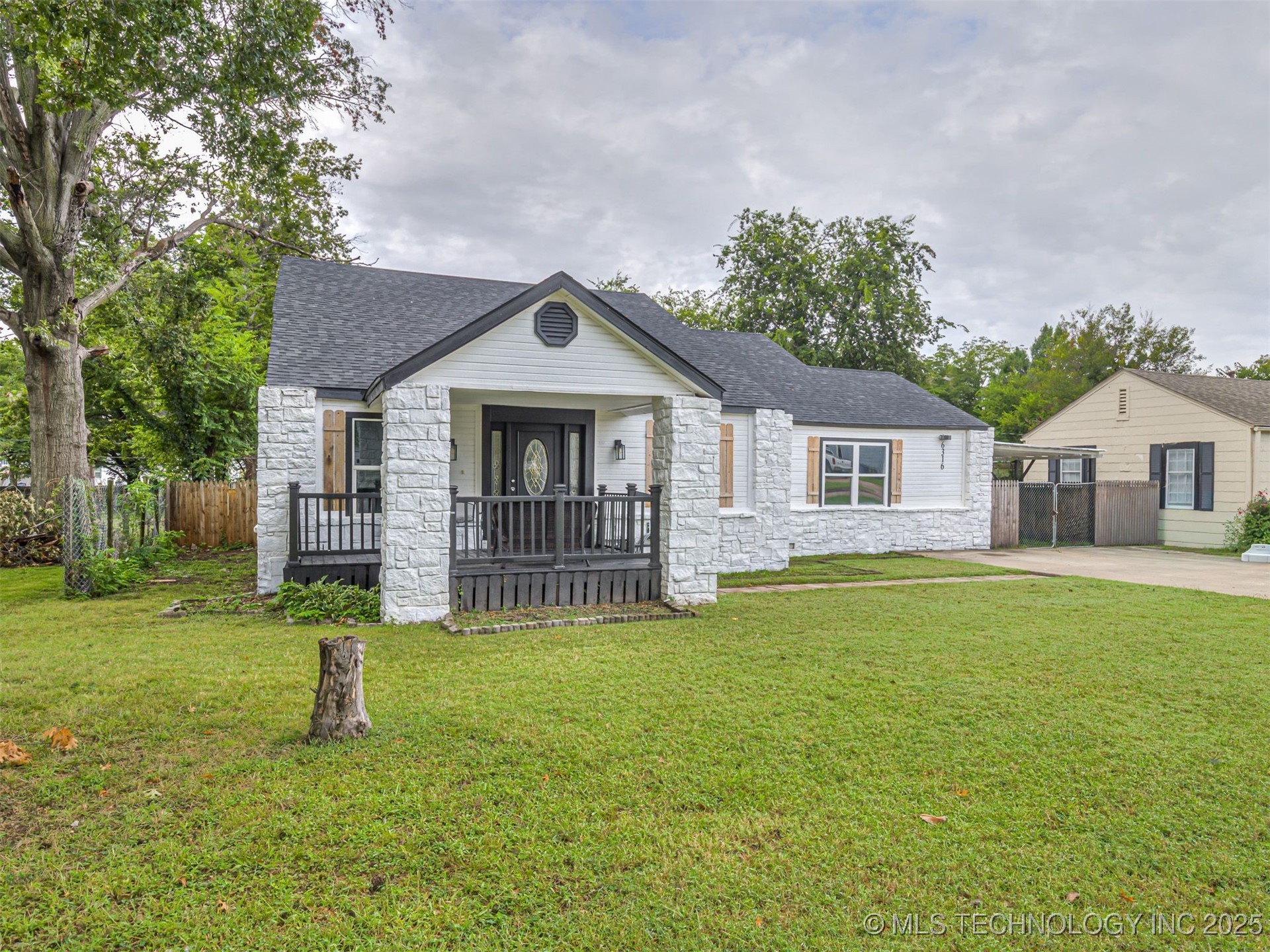 6316 E 5th Street Property Photo 4