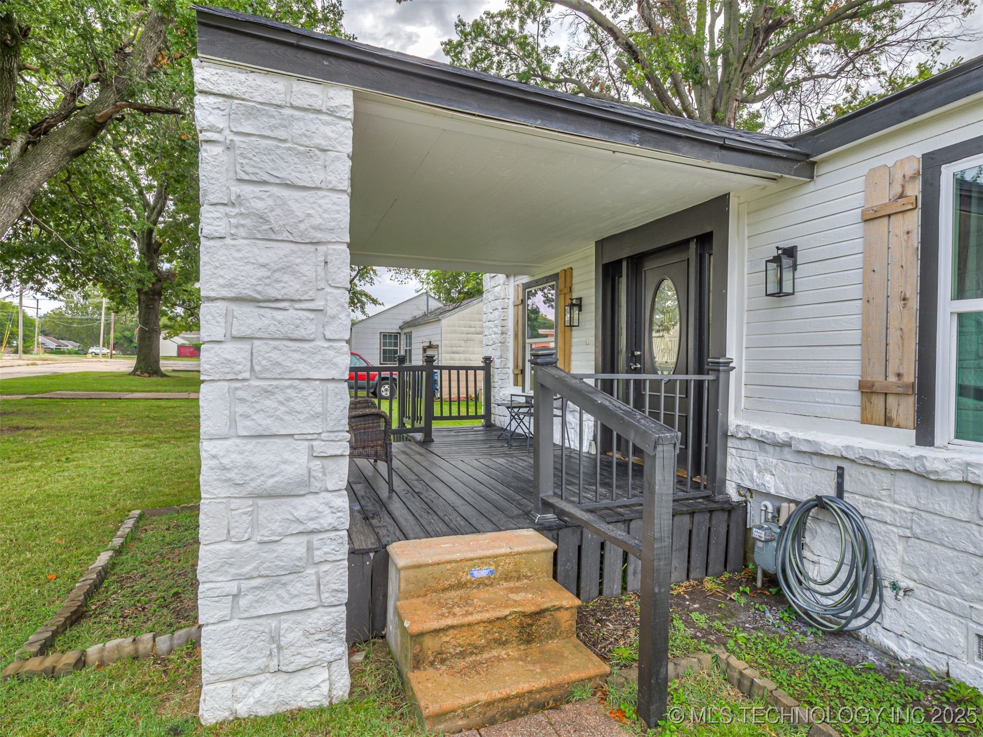 6316 E 5th Street Property Photo 6