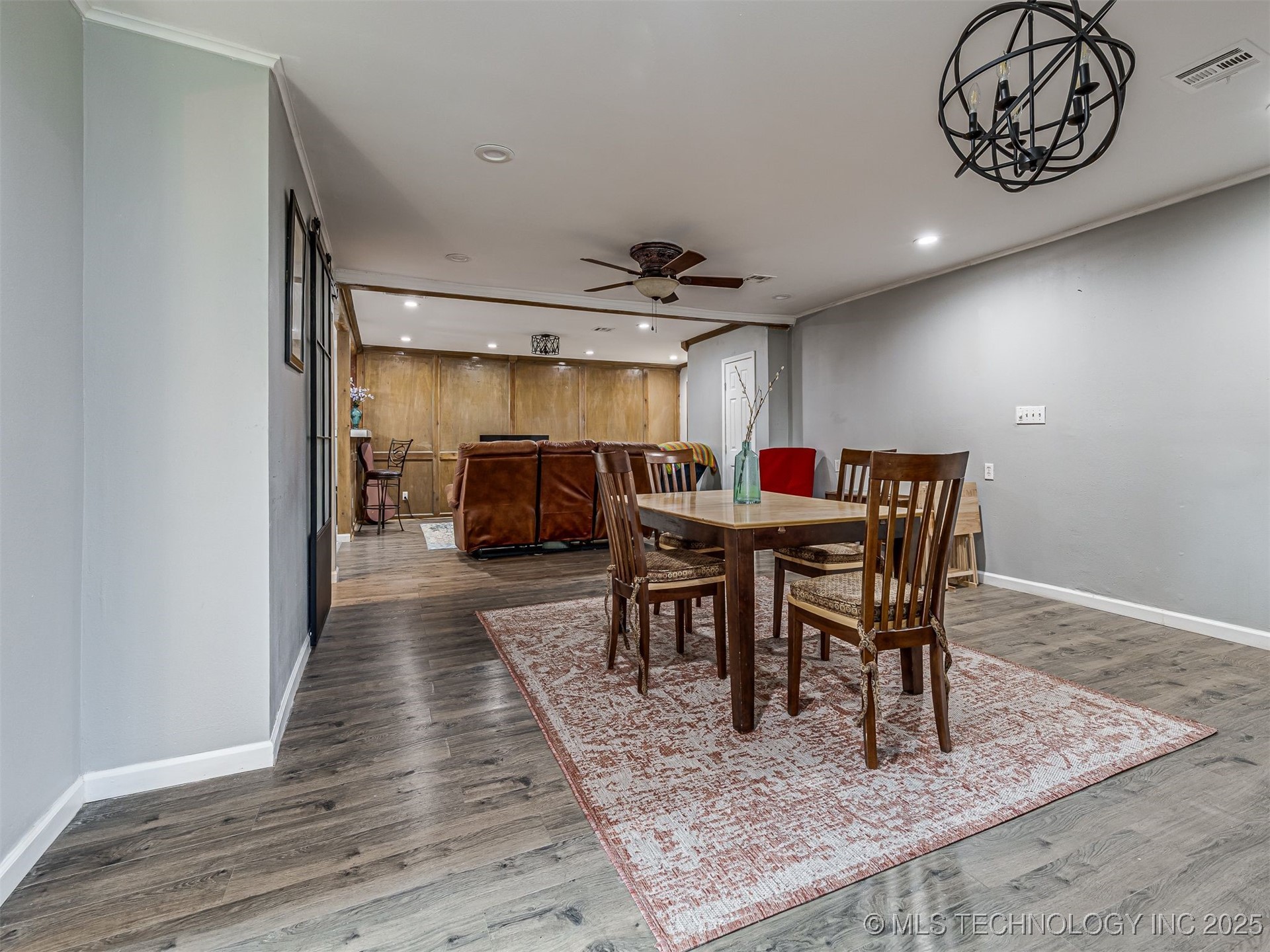 6316 E 5th Street Property Photo 9