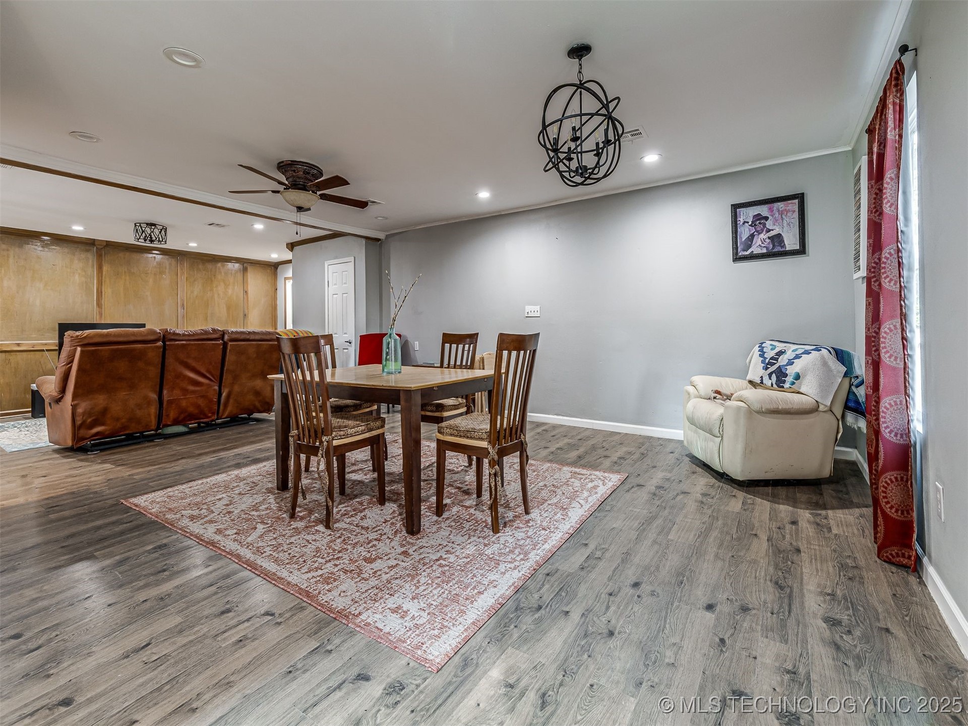 6316 E 5th Street Property Photo 10