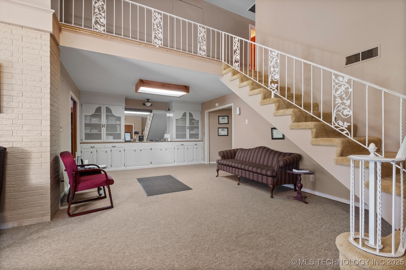 1400 W Locust Street Property Photo 7