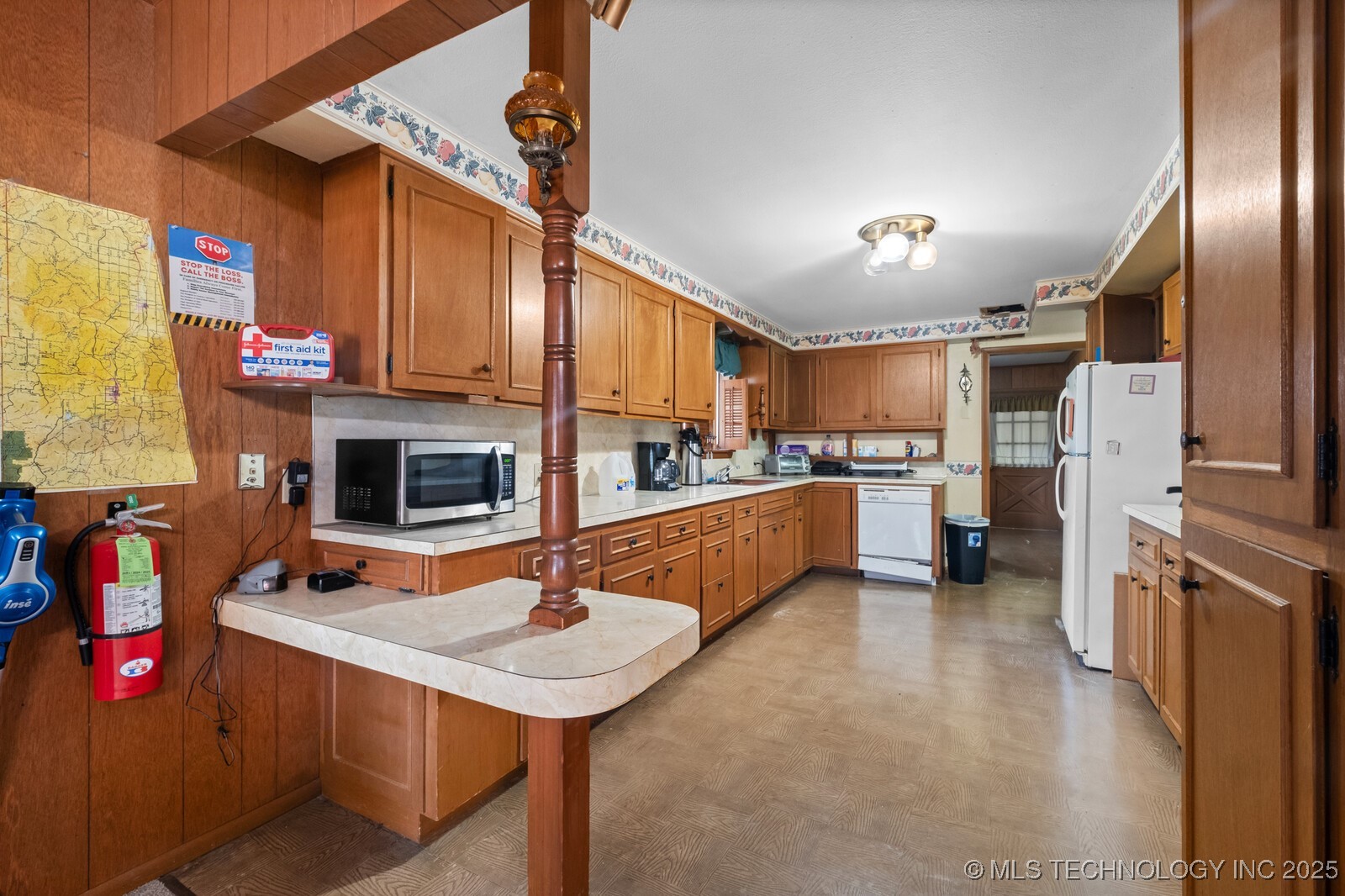 1400 W Locust Street Property Photo 9