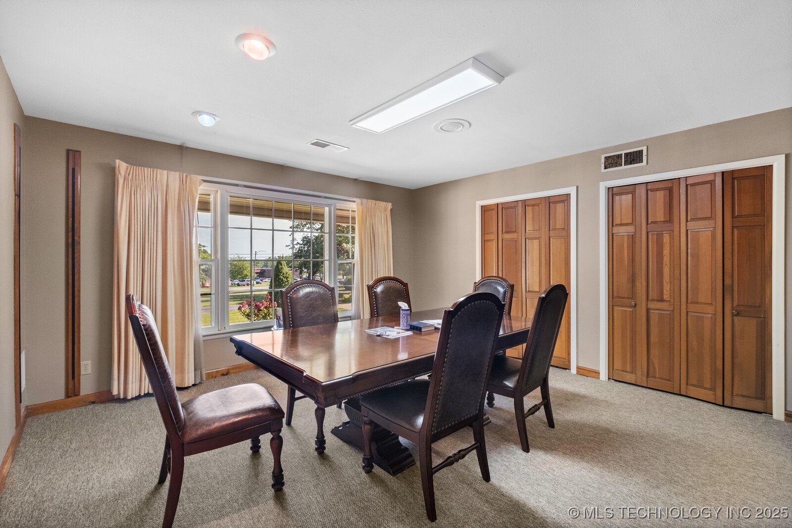 1400 W Locust Street Property Photo 12