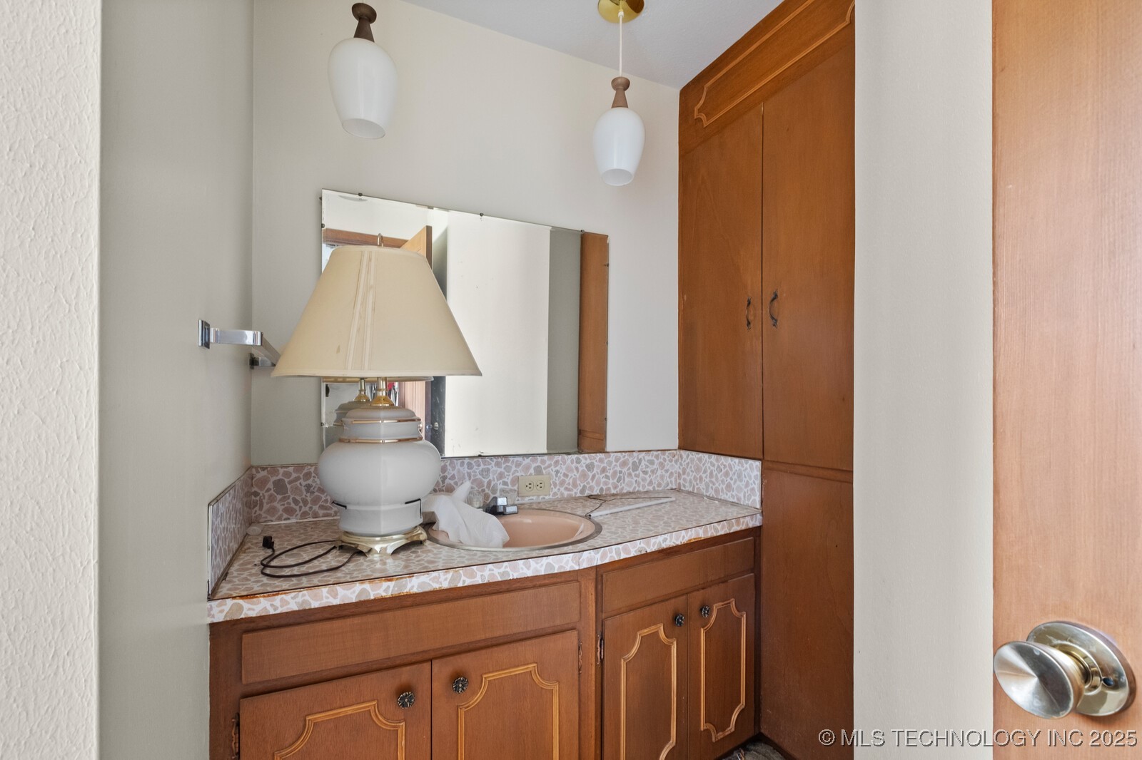 1400 W Locust Street Property Photo 24