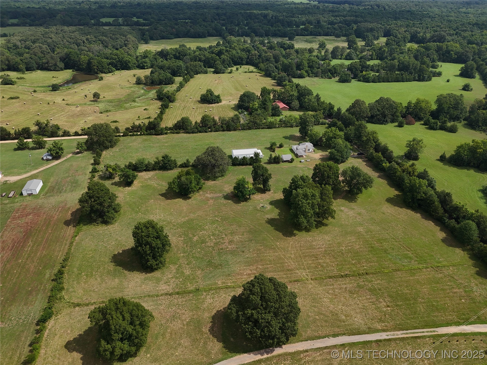 652 N 4230 Road Property Photo 8