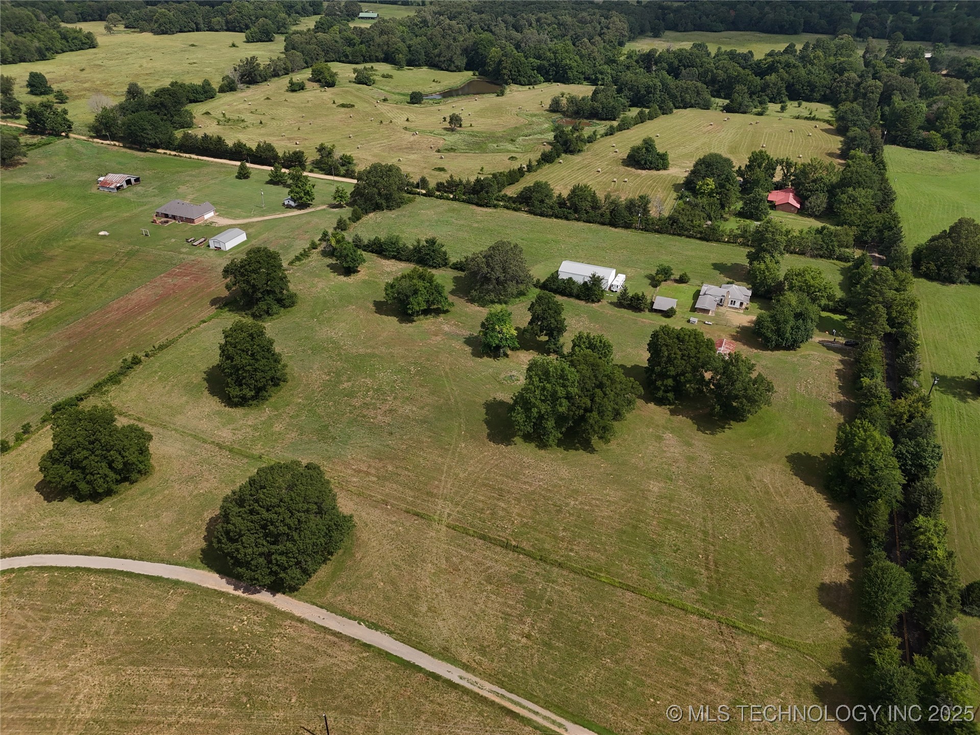 652 N 4230 Road Property Photo 10