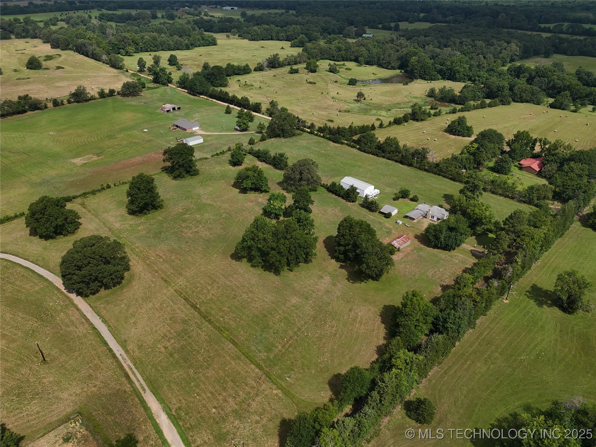 652 N 4230 Road Property Photo 12