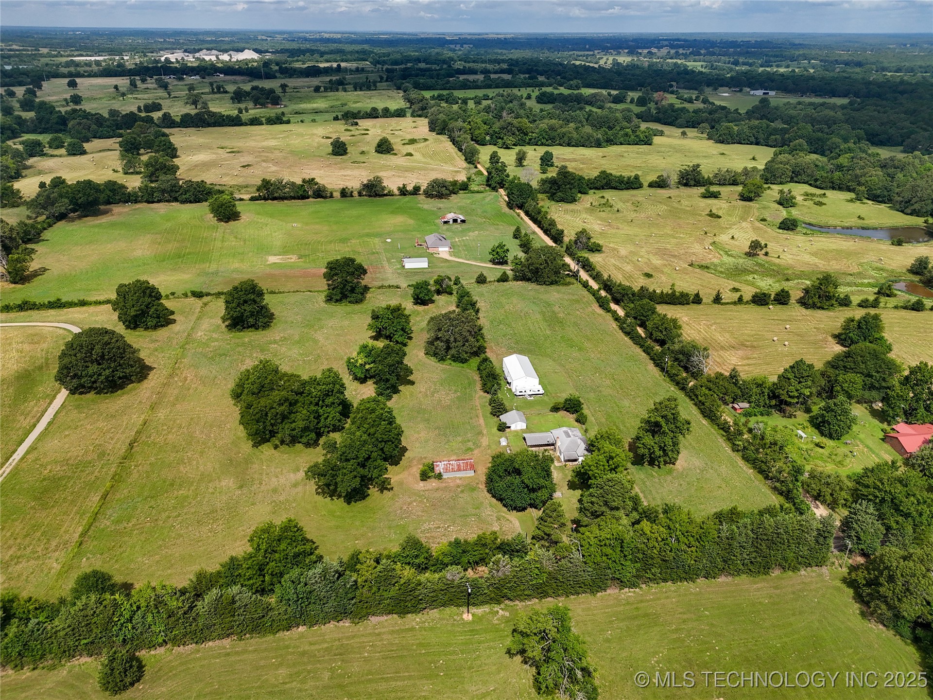 652 N 4230 Road Property Photo 15