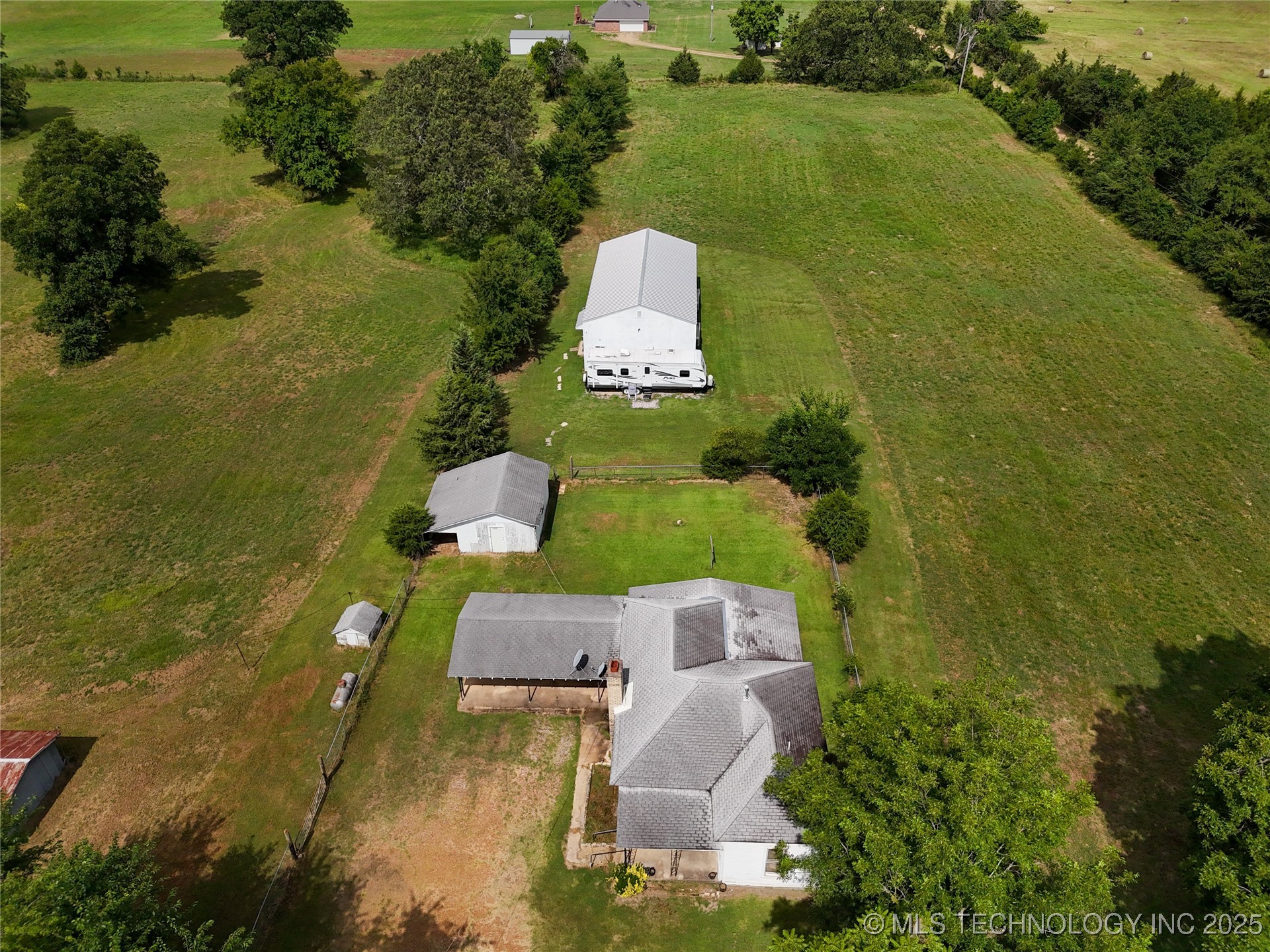 652 N 4230 Road Property Photo 20