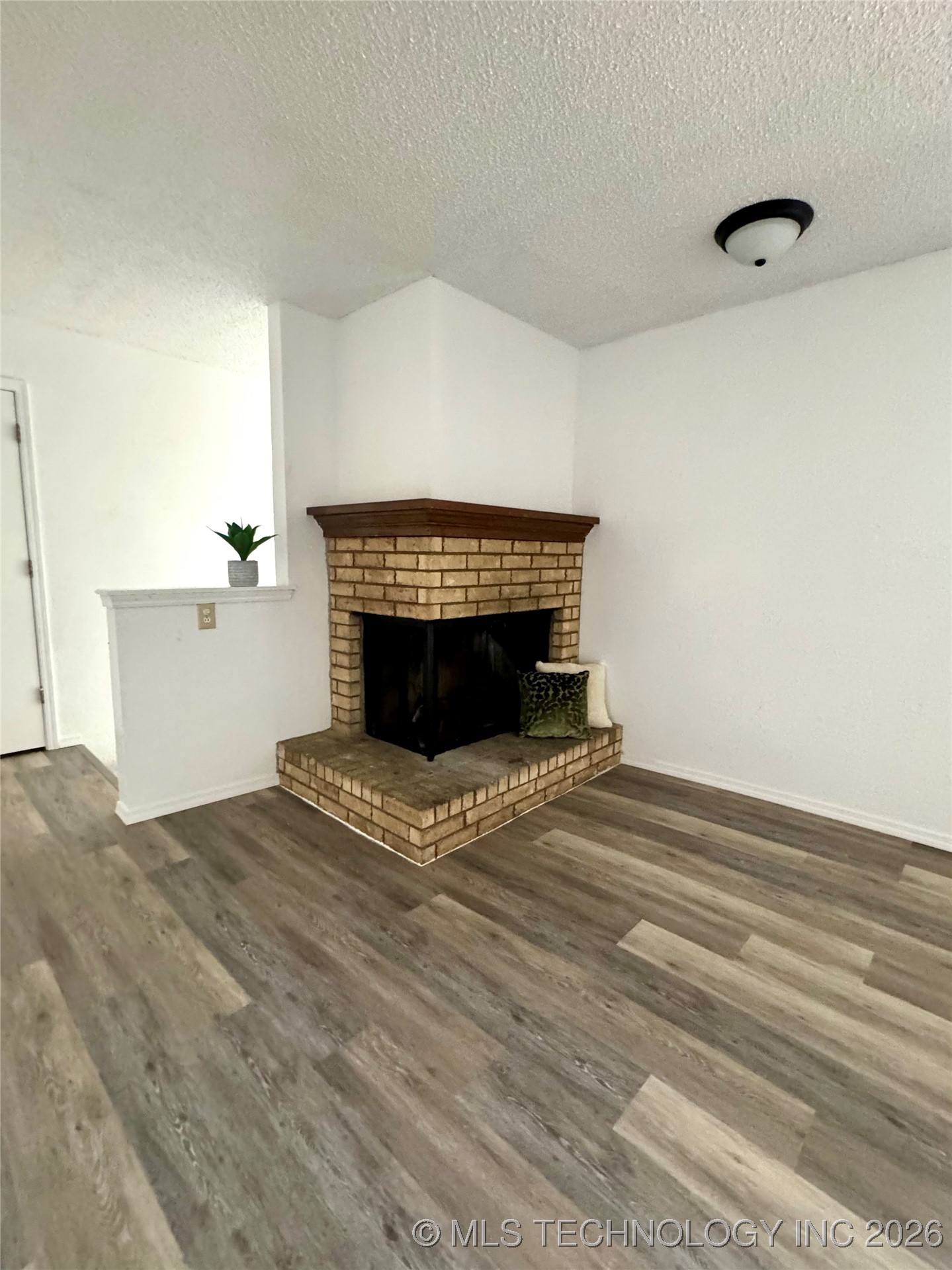 9031 S Delaware Avenue 703 Property Photo 3