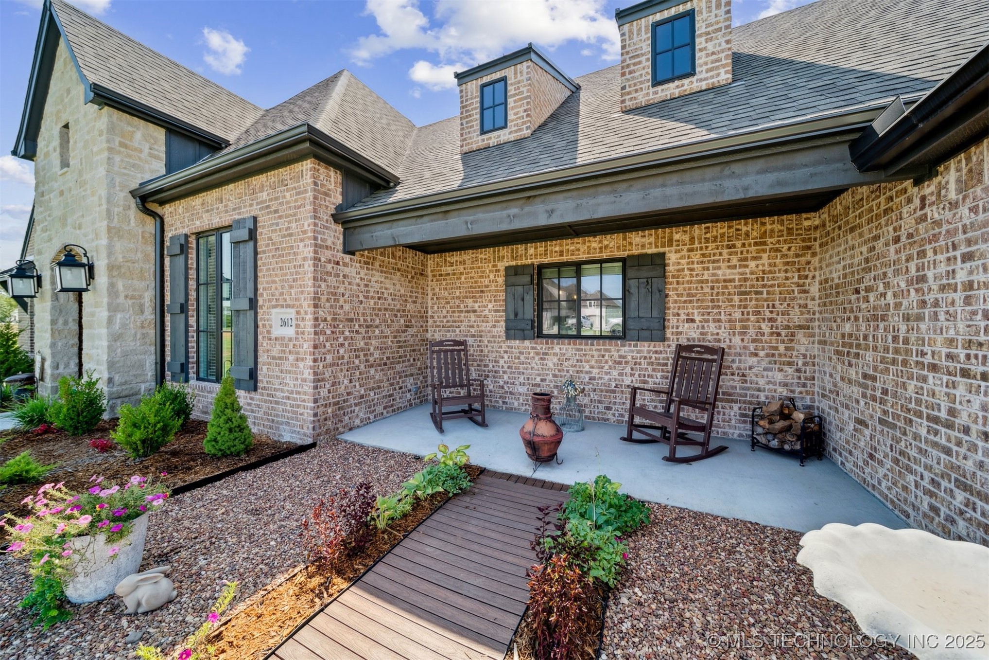 2612 Cross Creek Drive Property Photo 6