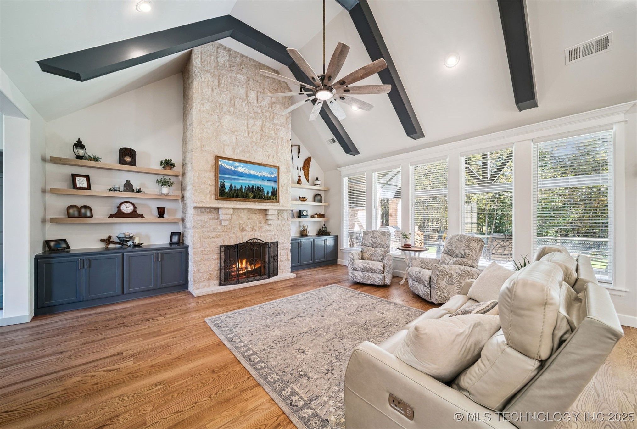 2612 Cross Creek Drive Property Photo 9