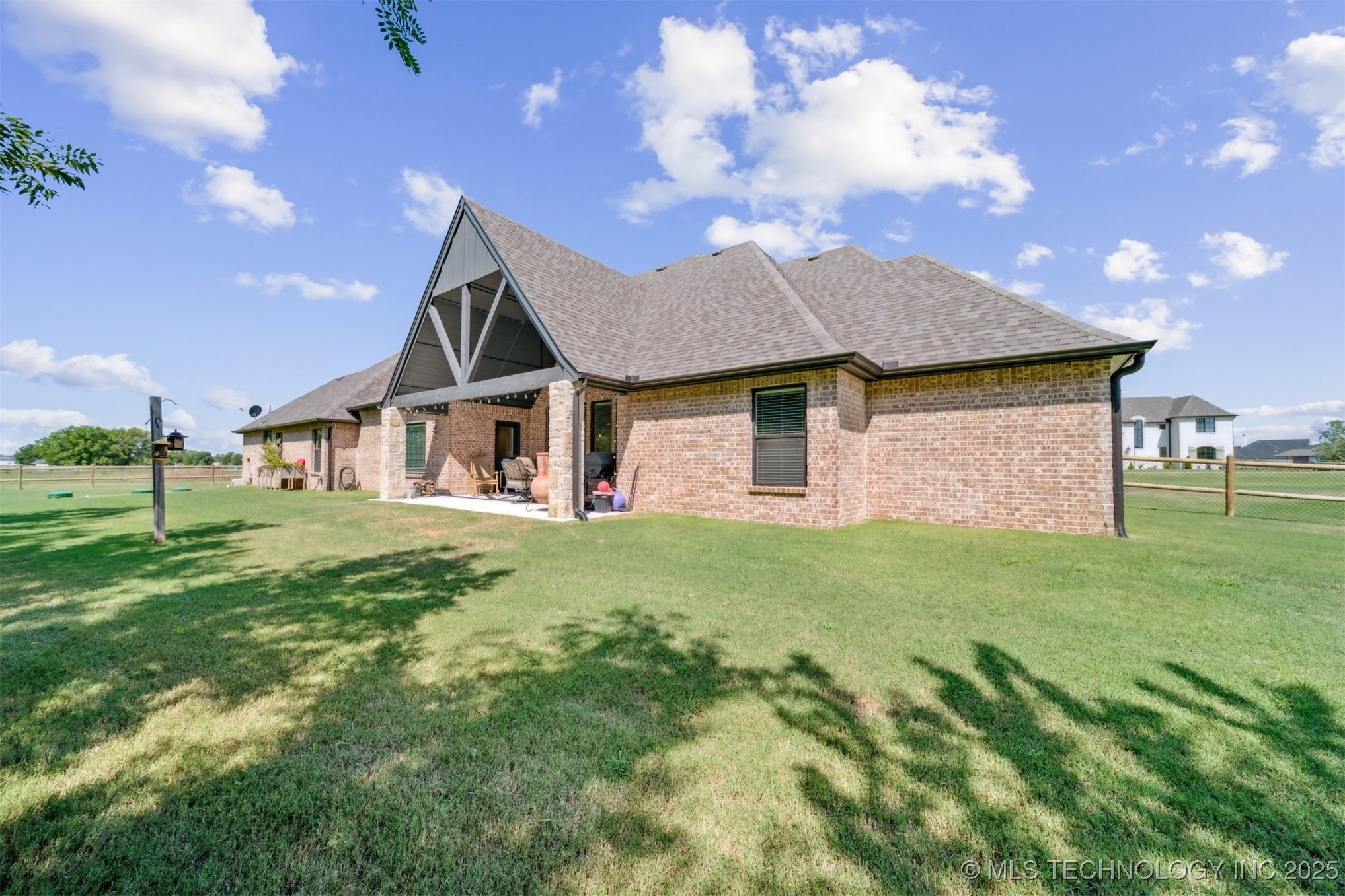 2612 Cross Creek Drive Property Photo 35