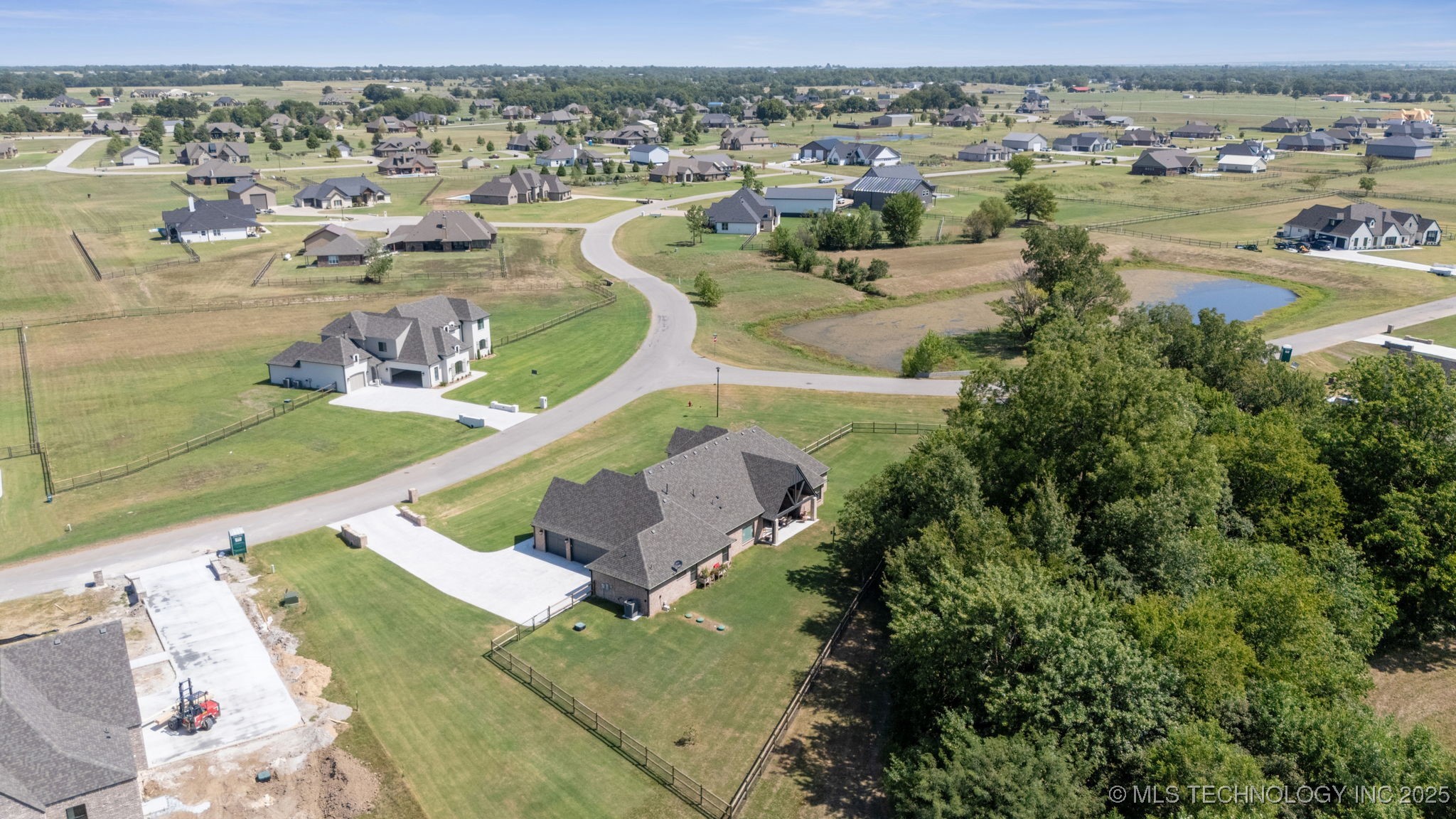 2612 Cross Creek Drive Property Photo 39