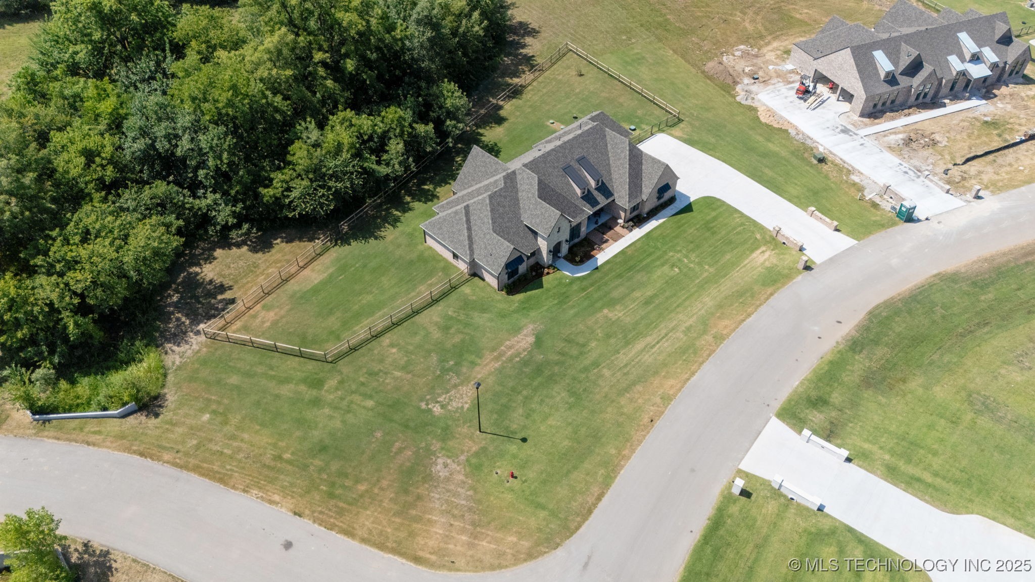 2612 Cross Creek Drive Property Photo 40