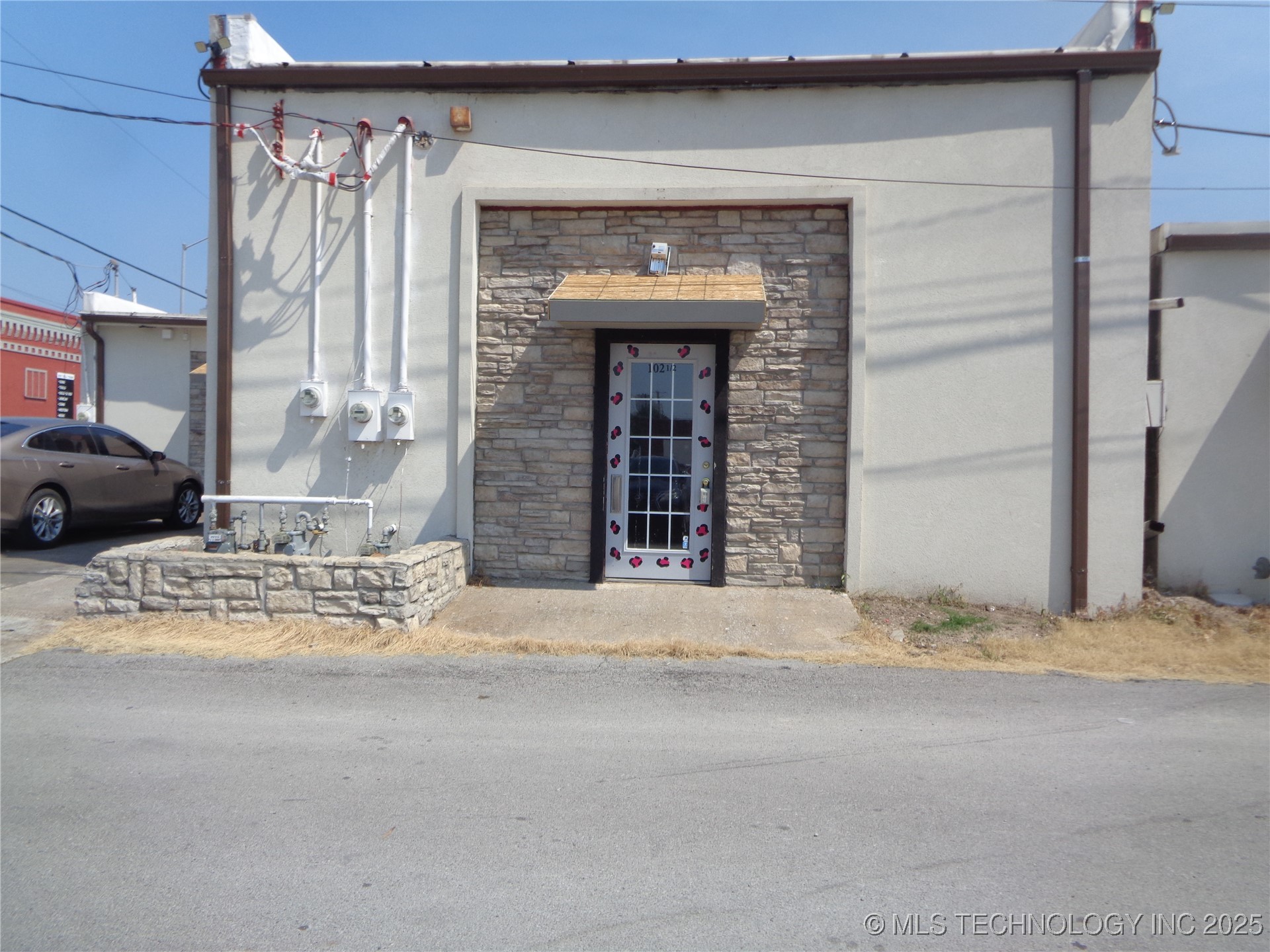 120 E Rogers Boulevard Property Photo 1