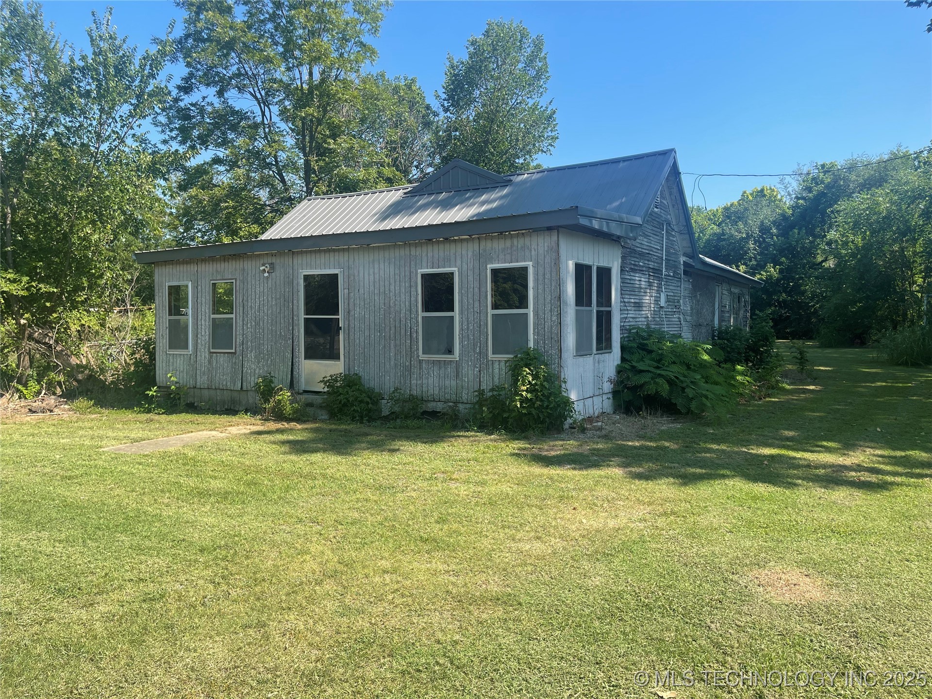 409 E State Hwy 1 Property Photo 4