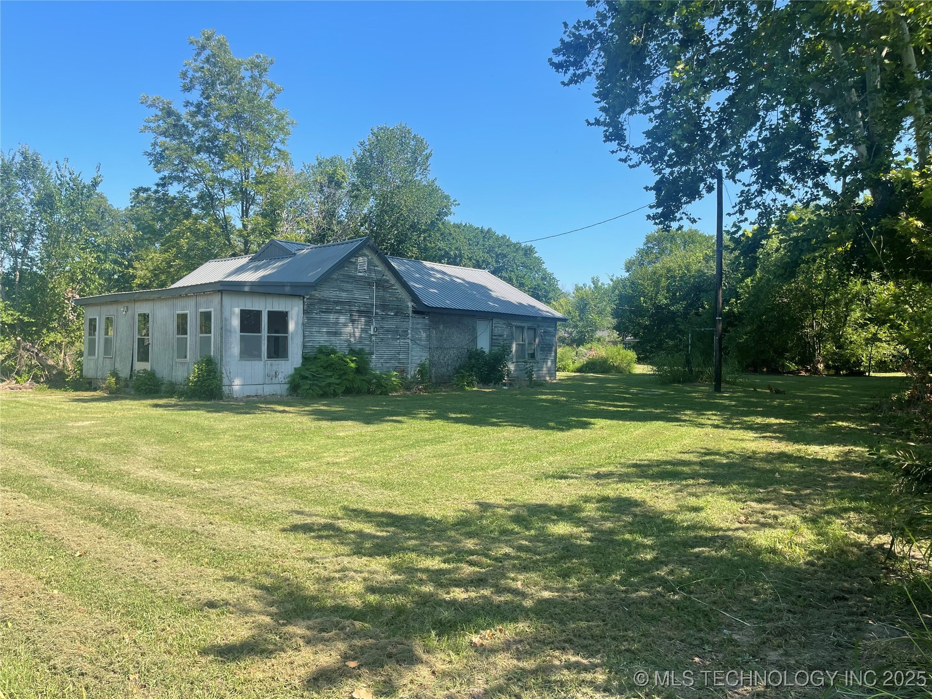 409 E State Hwy 1 Property Photo 5