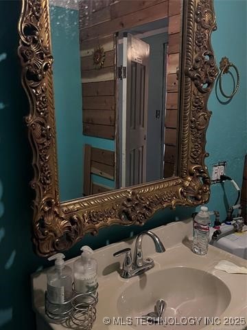 518 W 1st Street Property Photo 6