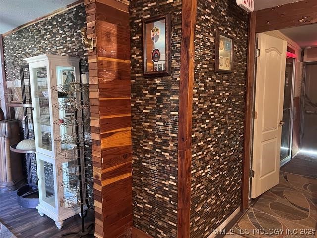 518 W 1st Street Property Photo 12