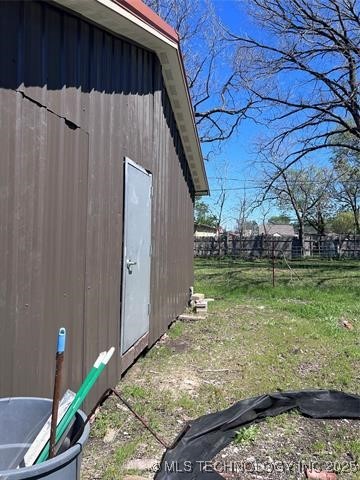 518 W 1st Street Property Photo 15