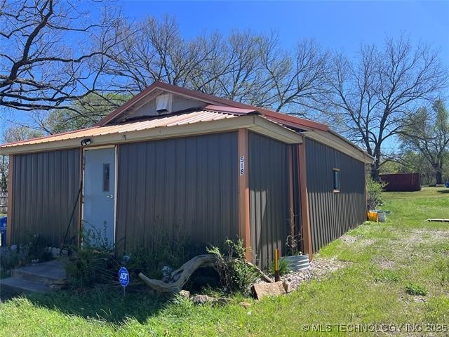 518 W 1st Street Property Photo 16