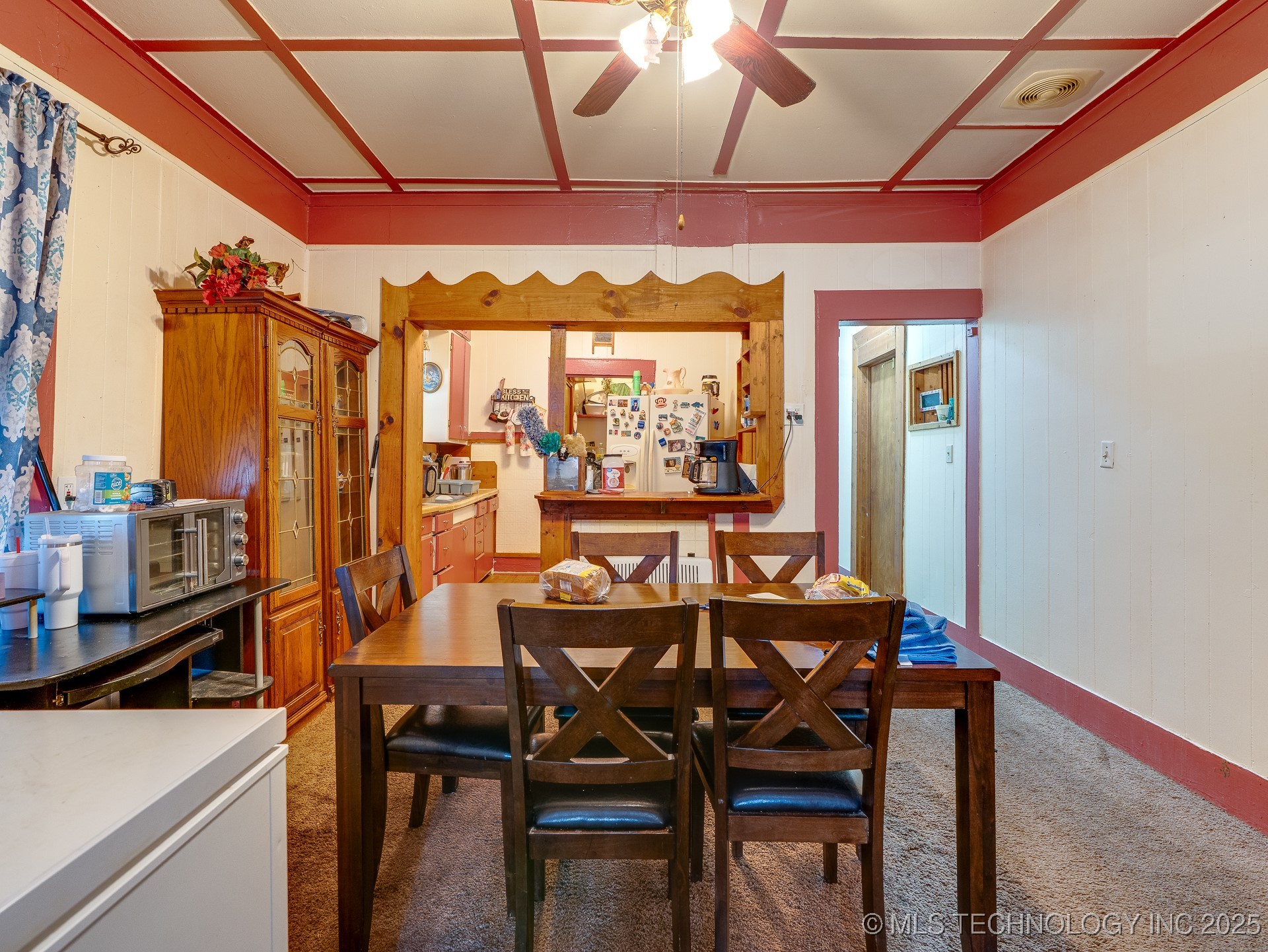 742 E 8th Property Photo 9