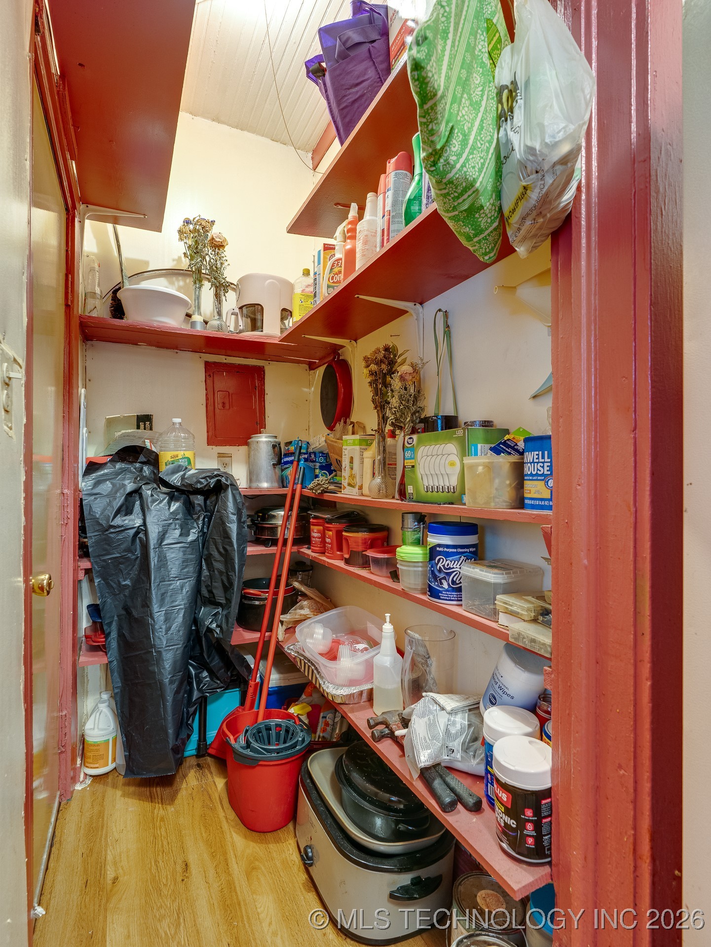 742 E 8th Property Photo 11