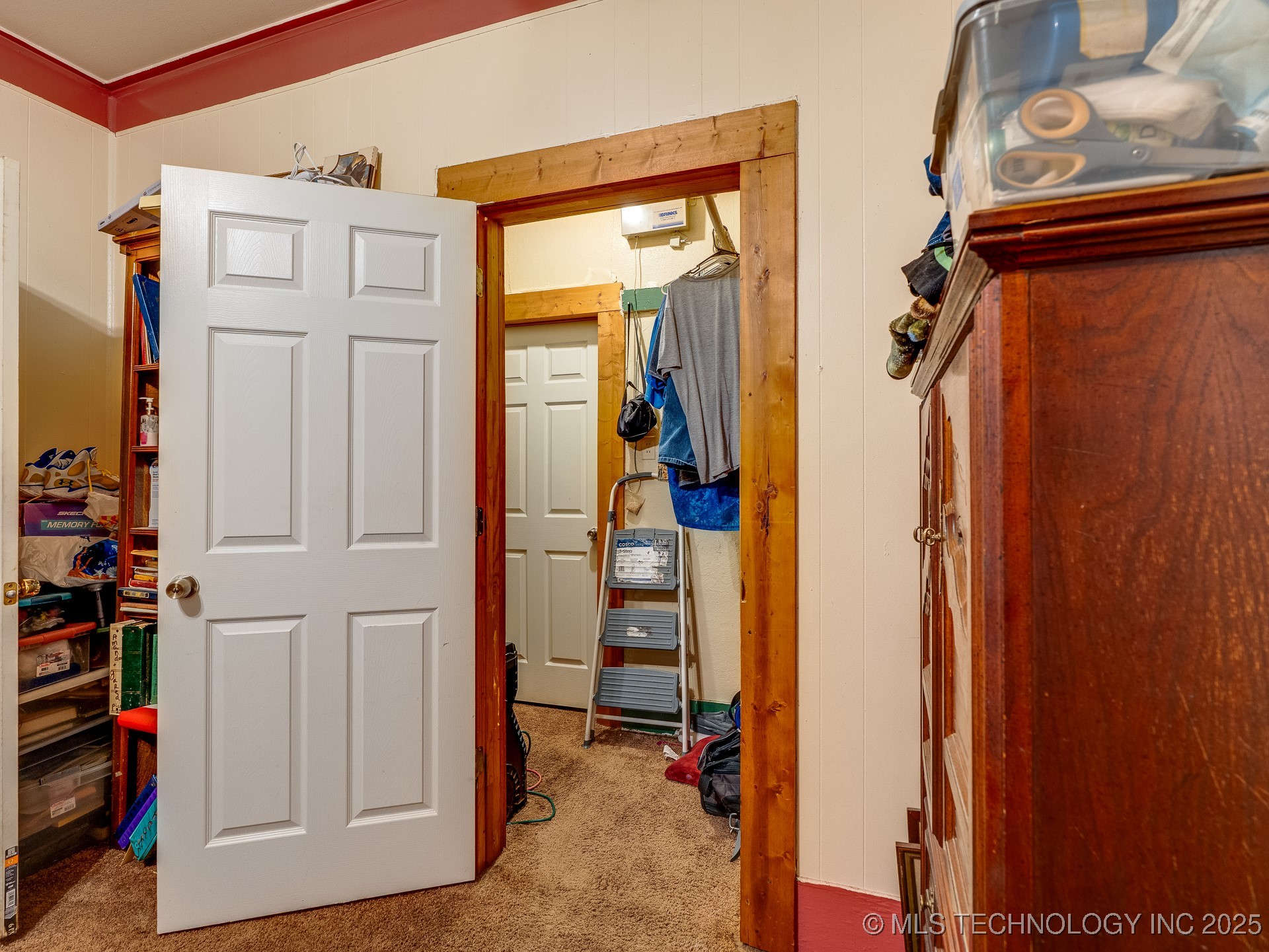 742 E 8th Property Photo 13