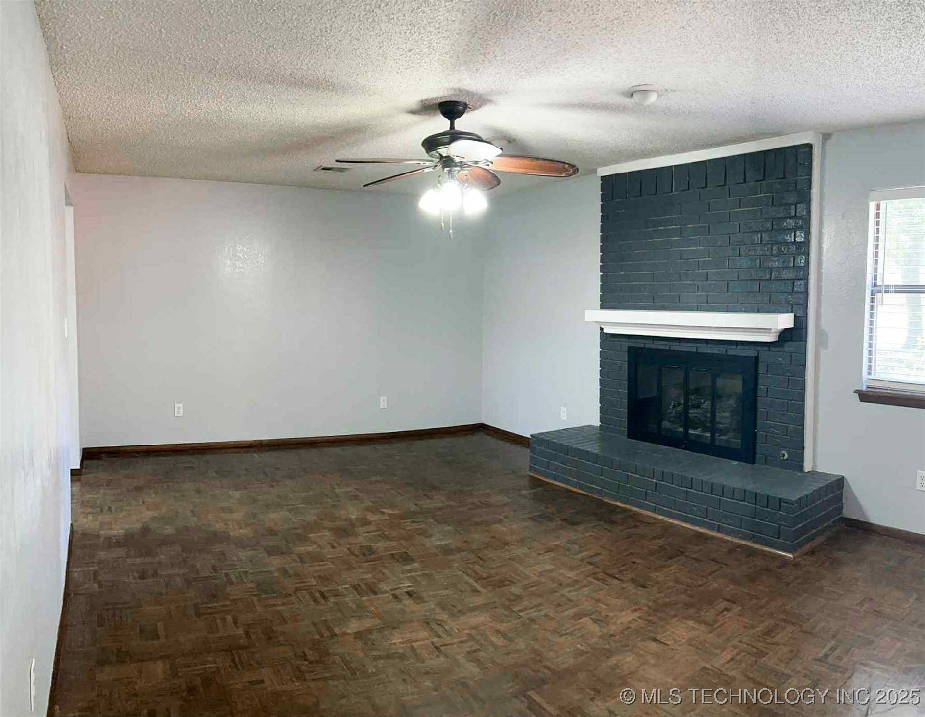 1924 9th Nw Property Photo 2