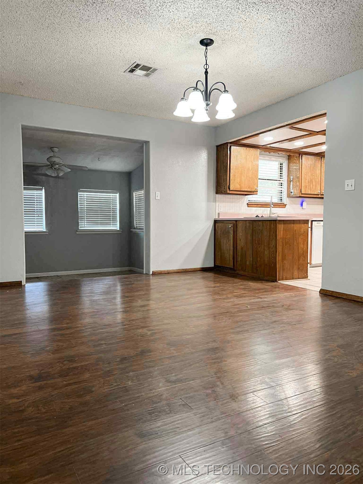 1924 9th Nw Property Photo 3