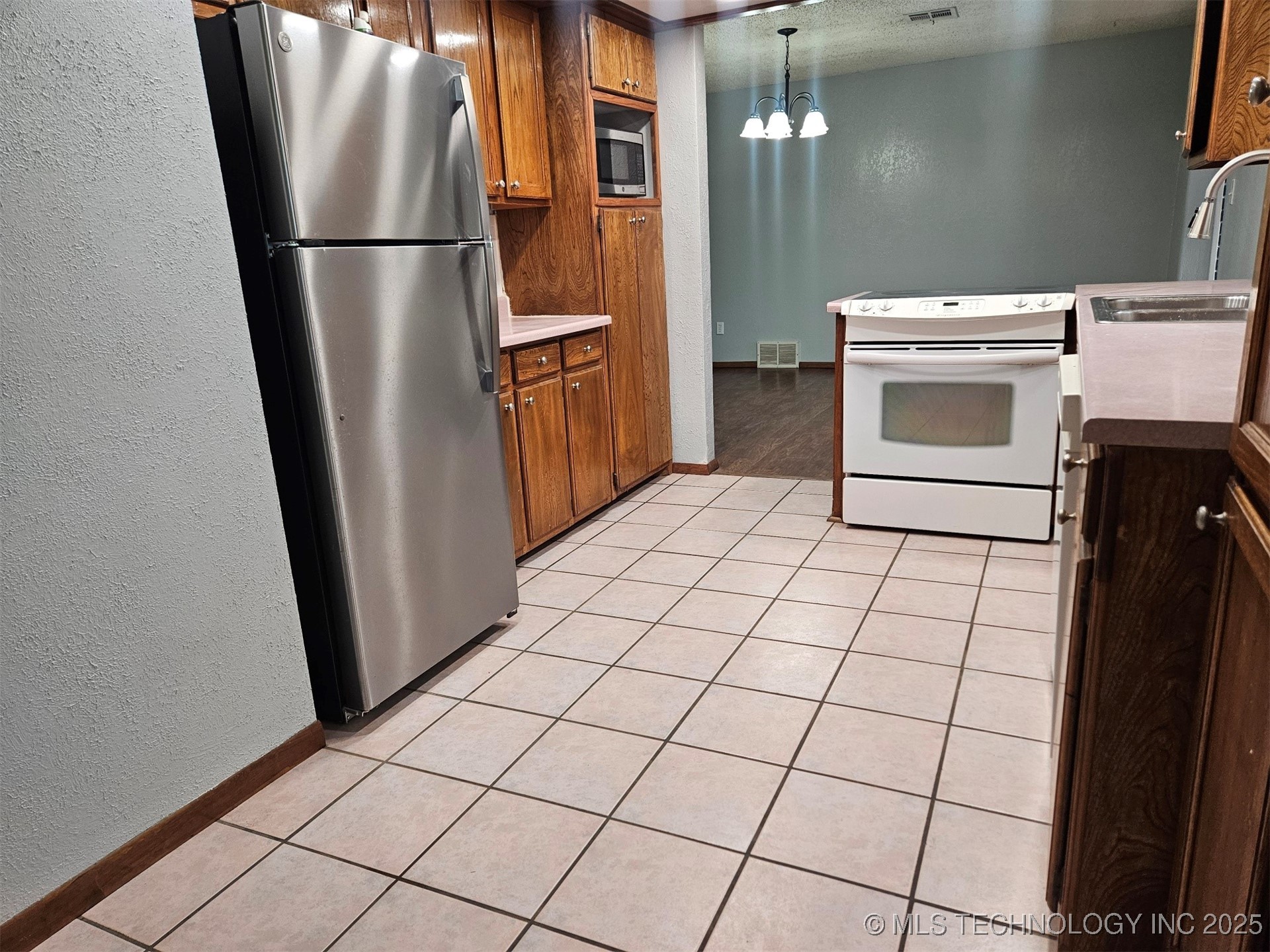 1924 9th Nw Property Photo 5