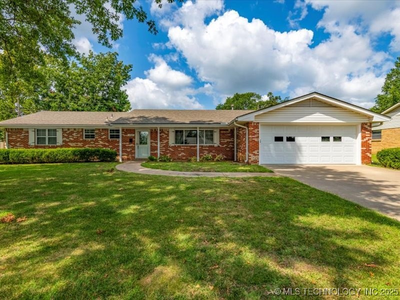 1521 Lariat Drive Property Photo 1