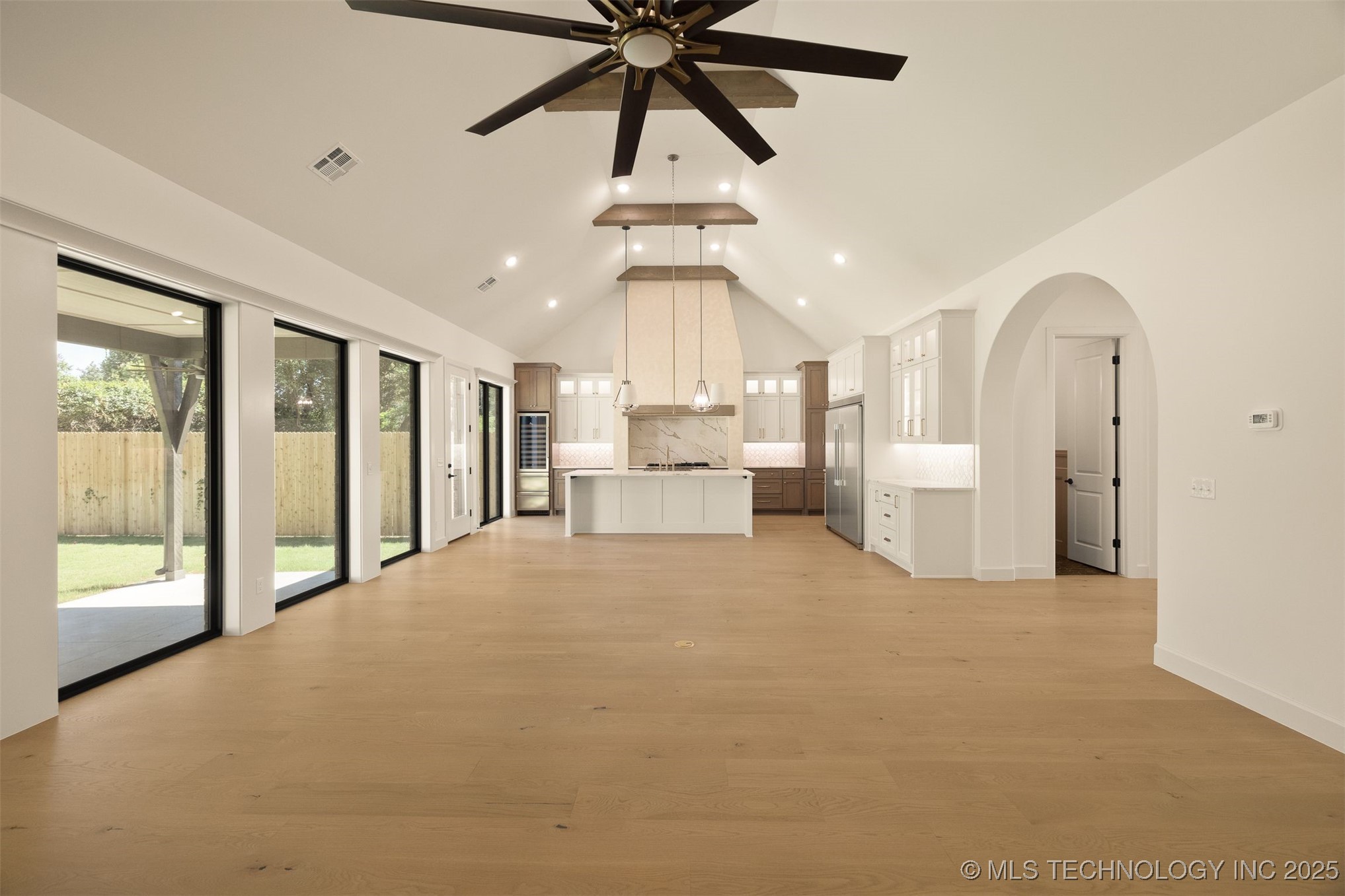 1009 E 38th Street Property Photo 10